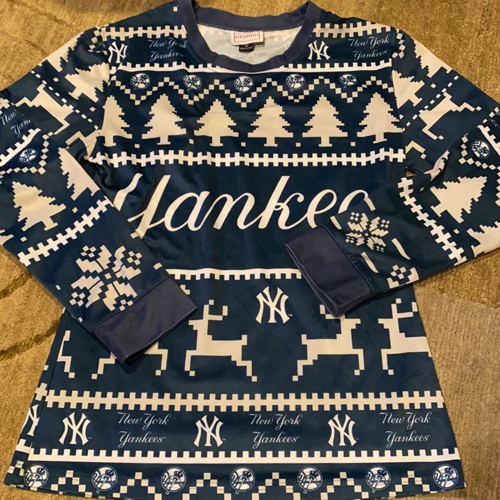 ~MLB Genuine Merchandise ~ Yankees Christmas Pajama Set
